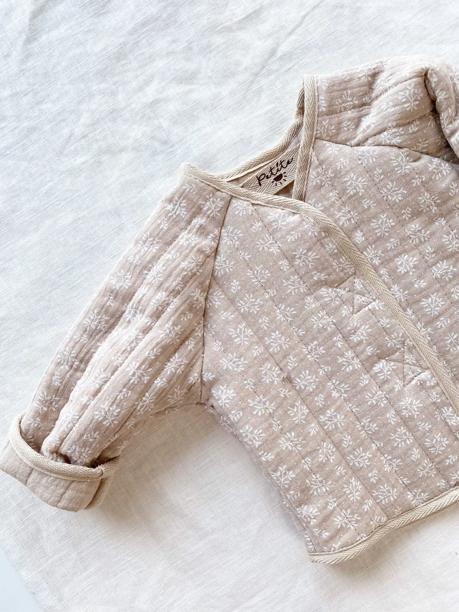 Baby & toddler quilted jacket / muslin branches - beige