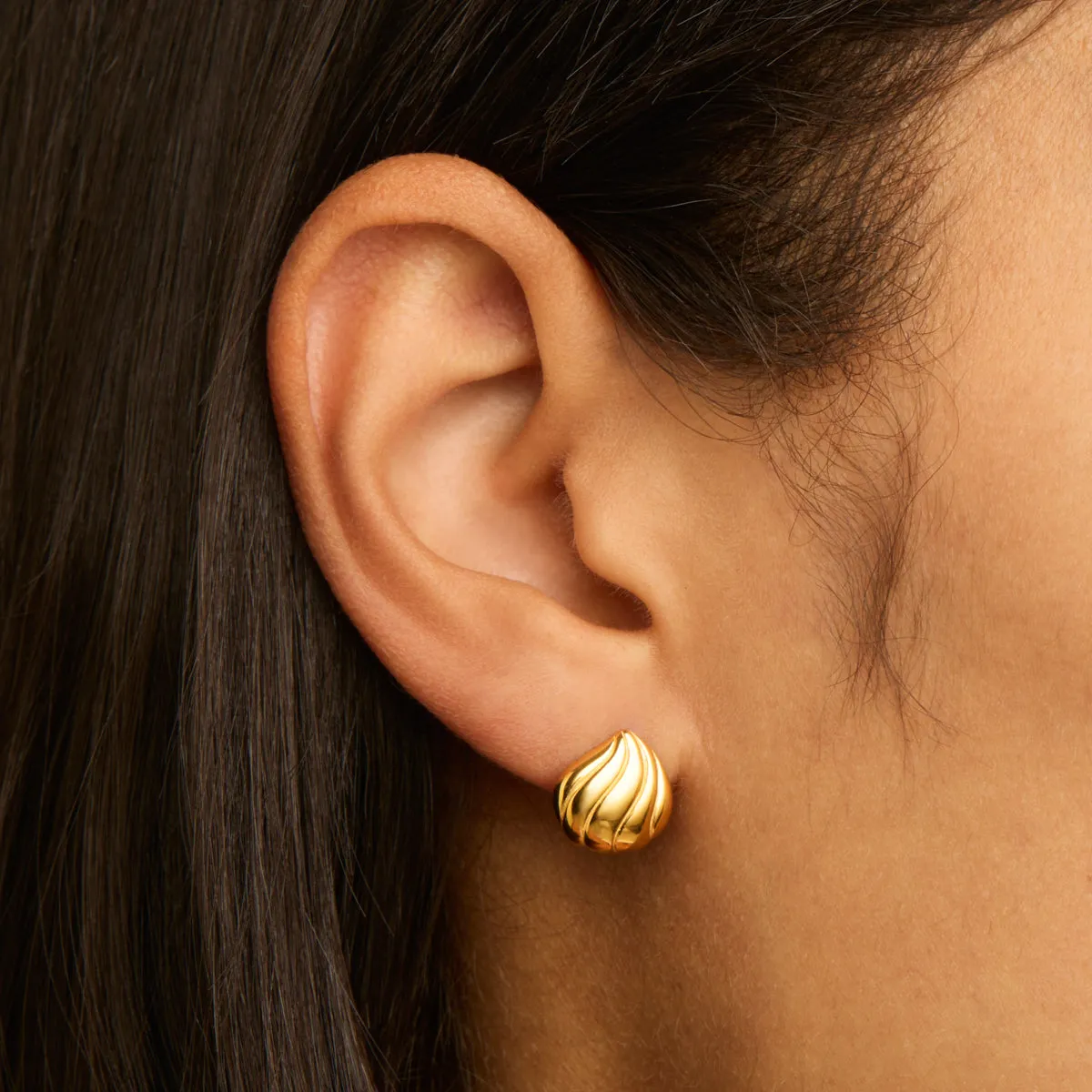 Murmur Stud Earring