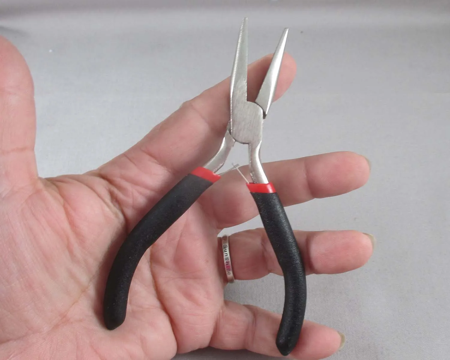 Needle Nose Pliers (G077-2)